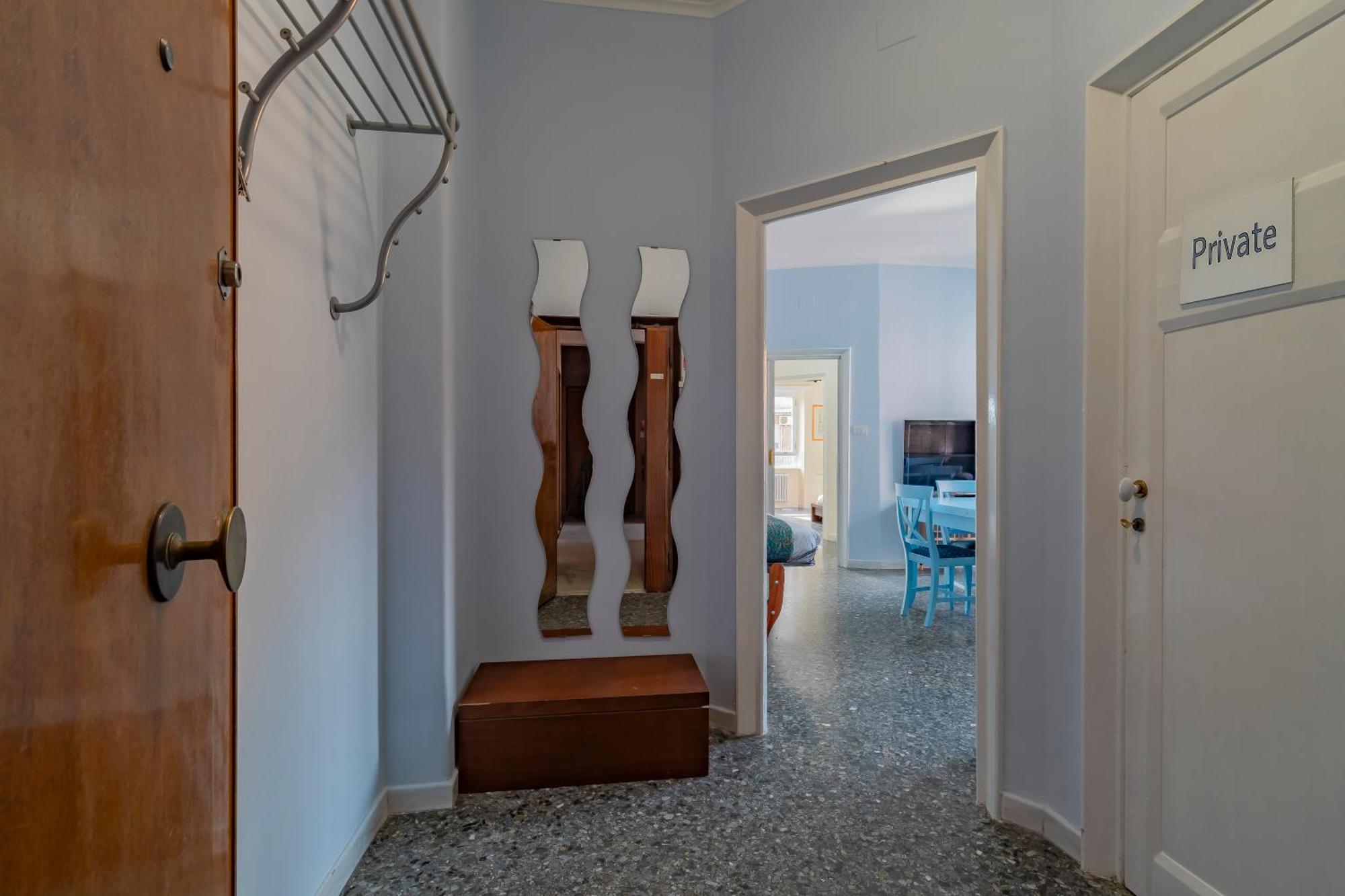 1950 - Bright In Octagonal Tower Apartment *